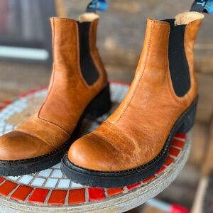 John Fluevog Golden Yellow SLACKER NAP W7.5